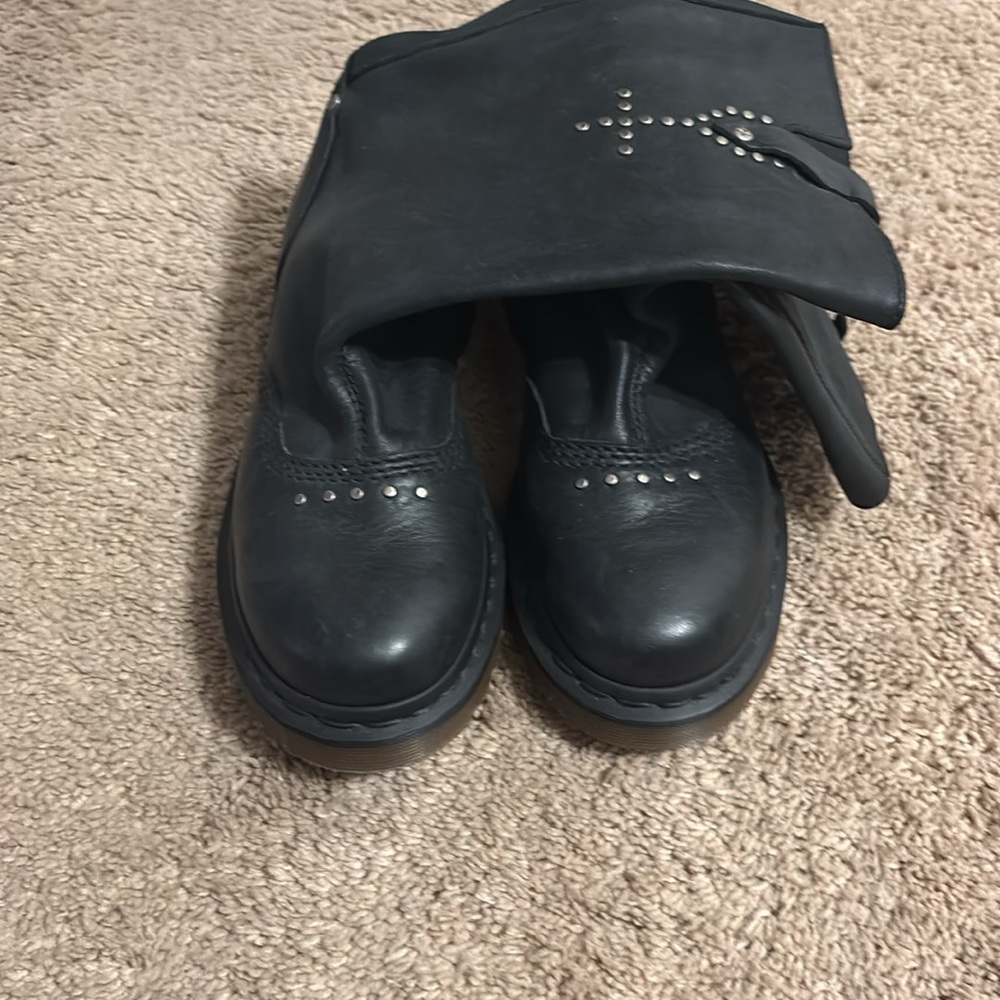 Boots - Picture 3 of 5